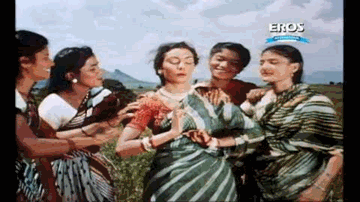 aaj mere man men sakhii baaNsurii bajaae koii Lyrics - Dilip Kumar | Nimmi | Mukri | Lata Mangeshkar | chorus