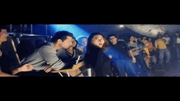 Aankh Milaoongi Lyrics - Hrithik Roshan | Jaya Bachchan | Karisma Kapoor | Lata Mangeshkar