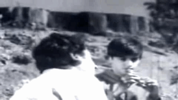 Aao Neele Gagan Ke Badalo Me Lyrics - Reena Roy | Danny Denzongpa | Suman Kalyanpur