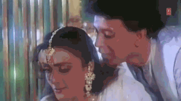 Aao Paas Aao Lyrics - Anupam Kher | Mithun Chakraborty | Sadashiv Amrapurkar | Anuradha Paudwal | Vinod Rathod