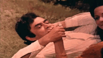 Aapki Mehki Hui Zulf Lyrics - Amitabh Bachchan | Waheeda Rehman | Sanjeev Kumar | Lata Mangeshkar | Yesudas