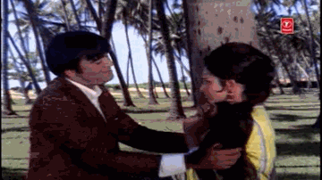 Aawara Majhi Jayega Kahan Lyrics - I.S. Johar | Sharmila Tagore | Sunil Dutt | Mohammed Rafi