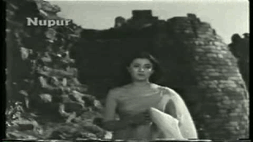 Aawaz Meri Sun Kar Lyrics - Tanuja | Johnny Walker | Pradeep Kumar | Asha Bhosle