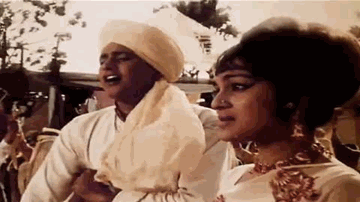 Aayee Jhoomke Basant Lyrics - Manoj Kumar | Asha Parekh | Prem Chopra | Sunder | Shamshad