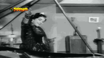 Aayi Bahar Mere Aangana Mein Lyrics - Helen | Naaz | Madan Puri | Lata Mangeshkar