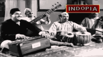 Aayi Naino Me Kajra Daal Ke Lyrics - Helen | Madhumati | Indrani Mukherjee | Asha Bhosle
