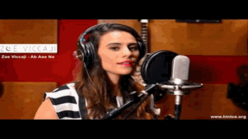 Ab Aao Na Kab Aao Gey Lyrics - Zoe Viccaji