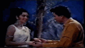Ab Mujhe Chand Sitaron Ki Lyrics - Murad | Aruna Irani | Nadira | Asha Bhosle | Mohammed Rafi