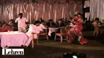 Abhi Sola Baras Mein Lyrics - Gulshan Grover | Aditya Pancholi | Raza Murad | Sadhana Sargam