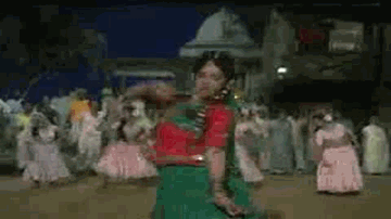 Aiso Paapi Saawan Aayo Lyrics - Dharmendra | Rajendra Nath | Hema Malini | Lata Mangeshkar