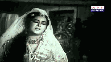 Andhiya Chal Rahi Lyrics - Raaj Kumar | Prithviraj Kapoor | Premnath | Suman Kalyanpur