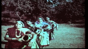Arre Nacho Re Lyrics - Usha Mangeshkar