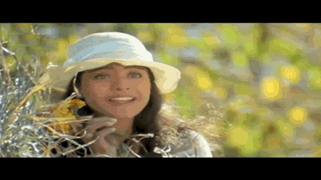 Awara Bhanware Jo Holle Holle Gaye Lyrics - Kajol | Hema Sardesai | Malaysia Vasudevan