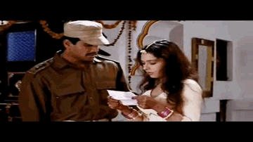 Aye Jaate Hue Lamhon Zara Thehro Lyrics - Tabu | Akshaye Khanna | Jackie Shroff | Roop Kumar Rathod