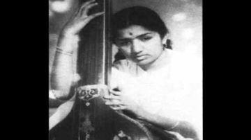 bainyaa na dharo, o balamaa, na karo mose raar Lyrics - Sanjeev Kumar | Rehana Sultan | Sharad Kapoor | Lata Mangeshkar