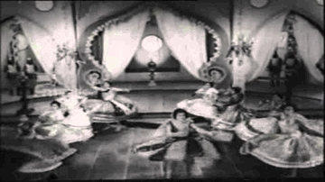 Baje Pag Pag Payal Mori Lyrics - Mumtaz | Jeevan | Bhagwan | Usha Mangeshkar