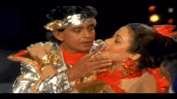 Chand Se Aaya Hoon Lyrics - Satish Shah | Raj Babbar | Amrish Puri | Alisha Chinai | Vijay Benedict