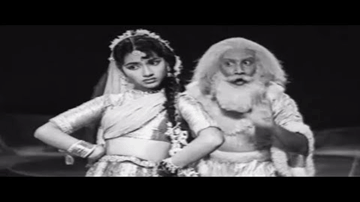 Chanda Mama Lyrics - Mumtaz | Prithviraj Kapoor | Leela Mishra | Asha Bhosle