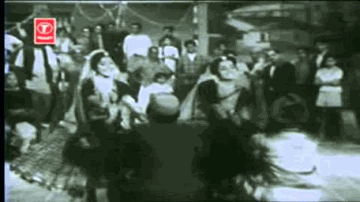 Chhaliya Chhaila Pakad Ke Haath Lyrics - Rajendra Nath | Vijaya Choudhury | Shashi Kapoor | Asha Bhosle | Usha Mangeshkar