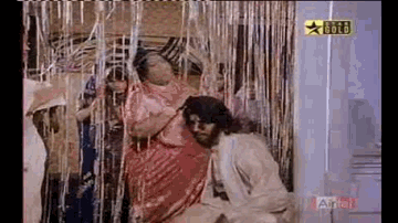 Dharbhar Me Uparwale Ke Lyrics - Amitabh Bachchan | Saira Banu | Asrani | Kishore Kumar | Mahendra Kapoor