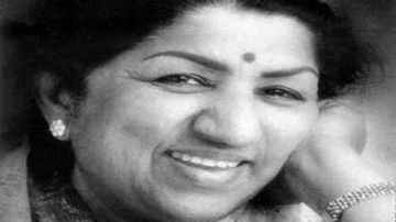Dil Mein Tujhe Bithaa ke Lyrics - Aruna Irani | Asrani | Shabana Azmi | Lata Mangeshkar