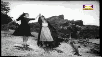 Door Andhera Hua Lyrics - Jeevan | Baby Naaz | Agha | Lata Mangeshkar