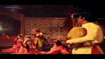 dulhan chalii, o pahan chalii tiin rang kii cholii Lyrics - Ashok Kumar | Saira Banu | Manoj Kumar | chorus | Mahendra Kapoor