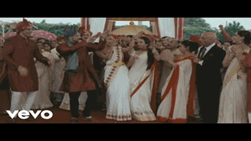 Gal Mitthi Mitthi Lyrics - Sonam Kapoor | Lisa Haydon | Abhay Deol | Tochi Raina