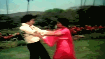 Gulshan Aur Gulzaro Mein Lyrics - Saira Banu | Sunil Dutt | Feroz Khan | Asha Bhosle | Mohammed Rafi