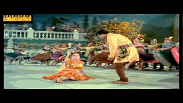 Haay Bujho, Puchho, Vo Kaun Hai Vo Kaun Hai Lyrics - Rajendra Kumar | Babita | Lata Mangeshkar | Mukesh