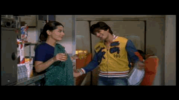 Hamari Shaadi Mein Lyrics - Shahid Kapoor | Anupam Kher | Manoj Joshi | Babul Supriyo | Shreya Ghoshal