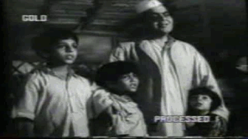 Hamein Un Raahon Par Lyrics - Ashok Kumar | Mohan Choti | Honey Irani | Subir Sen