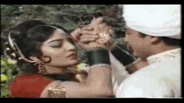 Hare Kanch Ki Chooriyan (Title) Lyrics - Rajendra Nath | Lalita Pawar | Helen | Asha Bhosle