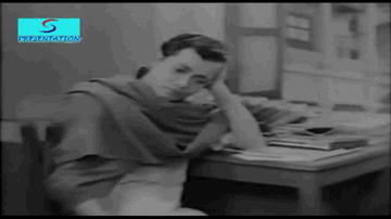 Hariye Na Himmat Bisariye Lyrics - Shashi Kapoor | Prem Adib | Amirbai Karnataki
