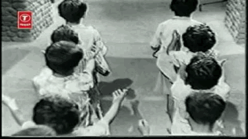 Hath Pasare Lyrics - Dev Anand | Sharda | Hiralal | Geeta Ghosh Roy Chowdhuri (Geeta Dutt) | Sudha Malhotra