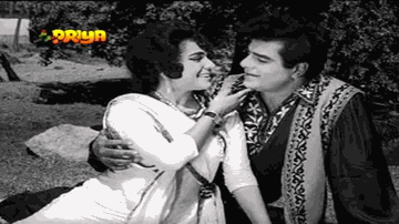 Hum Chahe Na Chahe Lyrics - Mumtaz | Jagdeep | Shyam Kumar | Suman Kalyanpur