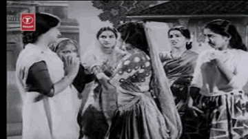 Hum Tumse Mohabbat Lyrics - Sunil Dutt | Nanda | Nana Palsikar | Mahendra Kapoor