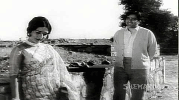 Humsafar Ab Ye Safar Kat Jayega Lyrics - Tanuja | Nanda | Shashi Kapoor | Lata Mangeshkar | Mukesh Chand Mathur (Mukesh)