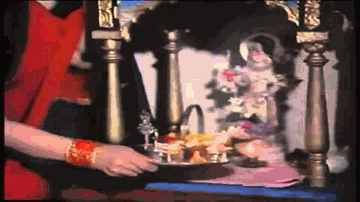 Jab Julmi Saiya Pakde Ye Baiya Lyrics - Rekha | Sanjeev Kumar | Aruna Irani | Asha Bhosle