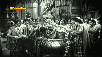 Jhoolna Jhoolo More Pyare Lala Re Lyrics - Krishna Ganguly | Lalita Deulkar