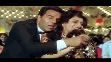 Jhoom Raha Hai Lyrics - Madhuri Dixit | Dharmendra | Jeetendra | Alka Yagnik | Shabbir Ahmed