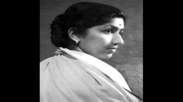 Jis Din Se Juda Wo Lyrics - Kishore Sahu | Om Parkesh | Menaka Devi | Lata Mangeshkar