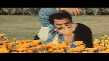 Kaisi Lag Rahi Hoon Main Lyrics - Rekha | Dharmendra | Lalita Pawar | Kishore Kumar | Lata Mangeshkar