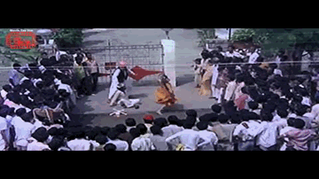 Karale Saaf Karale Zara Tu Saaf Karale Lyrics - Kamini Kaushal | Mehmood | Usha Mangeshkar