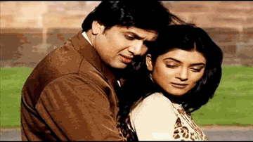 Kaun Kehta Hai Lyrics - Govinda | Sushmita Sen | Rambha | Abhijit