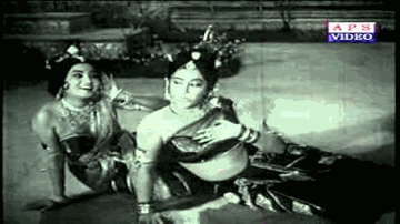 Kaun Tere Sapno Me Aata Lyrics - Raaj Kumar | Prithviraj Kapoor | Premnath | Suman Kalyanpur