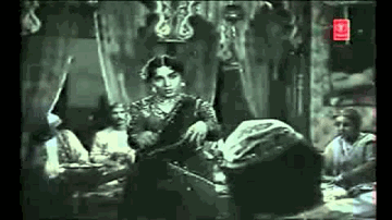 Ke Bachpan Kisika Lyrics - Lalita Pawar | Veena | Ajit | Lata Mangeshkar