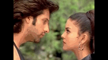 Khate Hai Kasam Lyrics - Anupam Kher | Fardeen Khan | Meghna Kothari | Sadhana Sargam | Udit Narayan