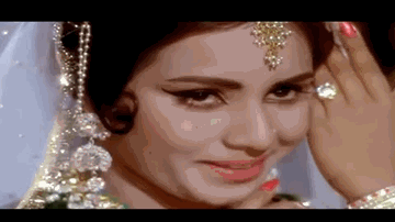 Khuda Huzur Ko Lyrics - Mumtaz | Pran | Sharmila Tagore | Asha Bhosle | Usha Mangeshkar