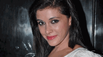 Kiss Me One More Time Lyrics - Nasir Khan | Sudesh Berry | Mansi Dovhal | Sunidhi Chauhan